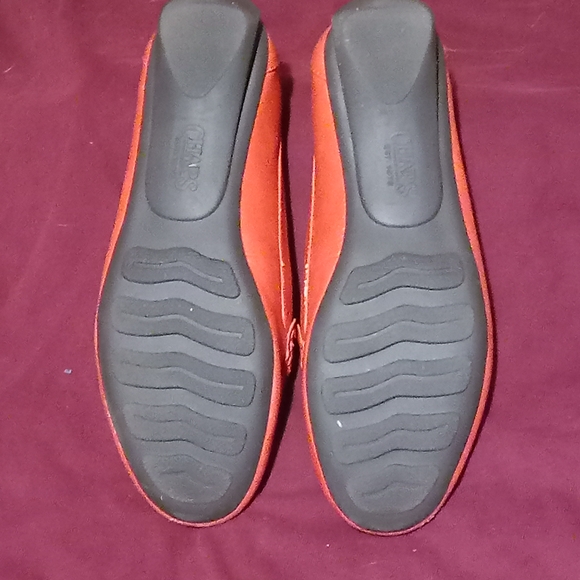 🛍️ BUNDLE ONLY 🛍️Chaps Red and Orange Loafers with Gold Accent - Picture 7 of 9